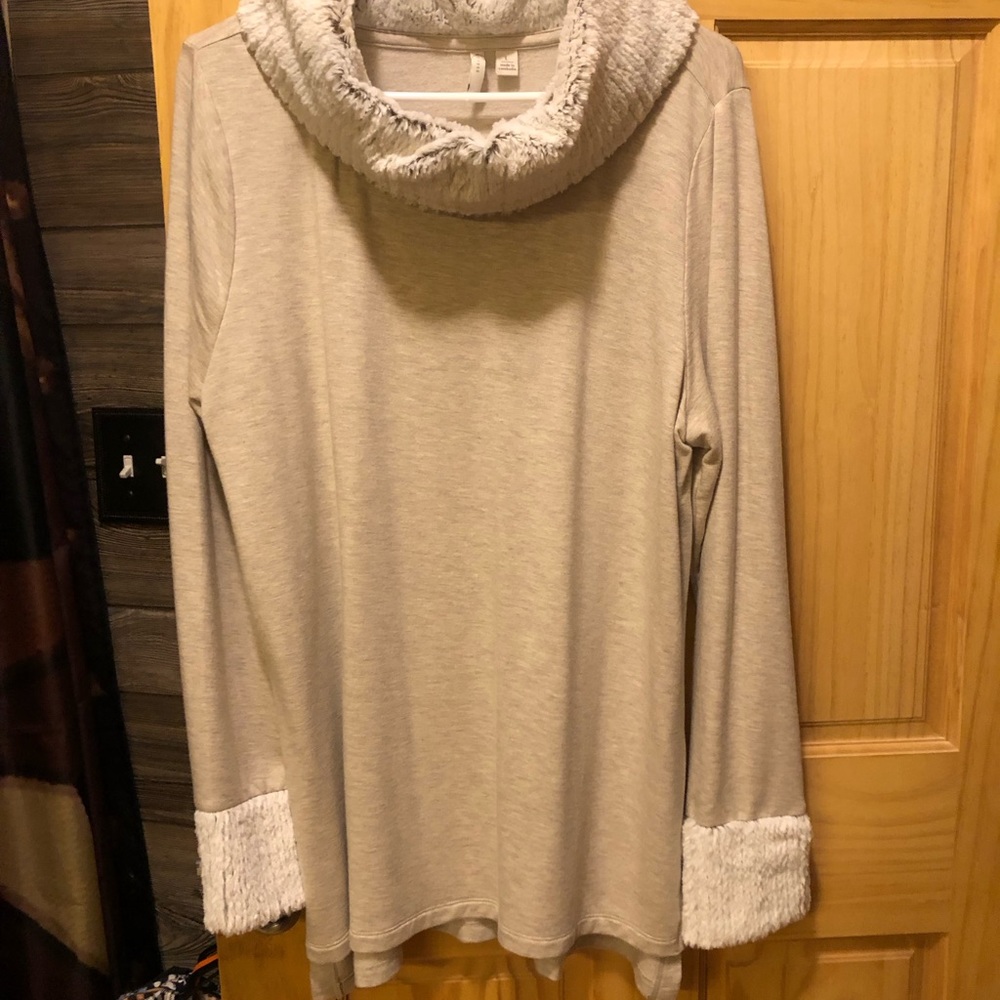 Women’s Turtleneck Blouse